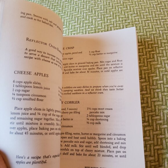 Vintage 1985 Woodall's Campsite Cookbook, Paperback, Camping Meal Plans Recipes - Picture 8 of 9